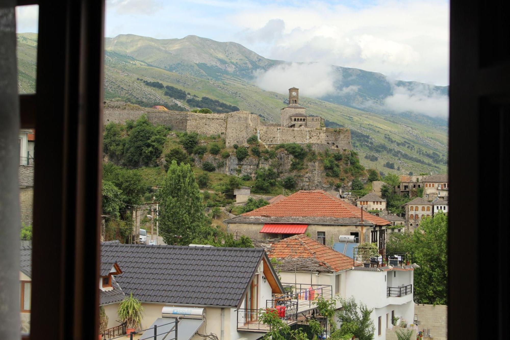 Guest House Amades Gjirokastër Exterior foto